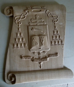 Herb rzeźbiony Arcybiskupa Wojdy